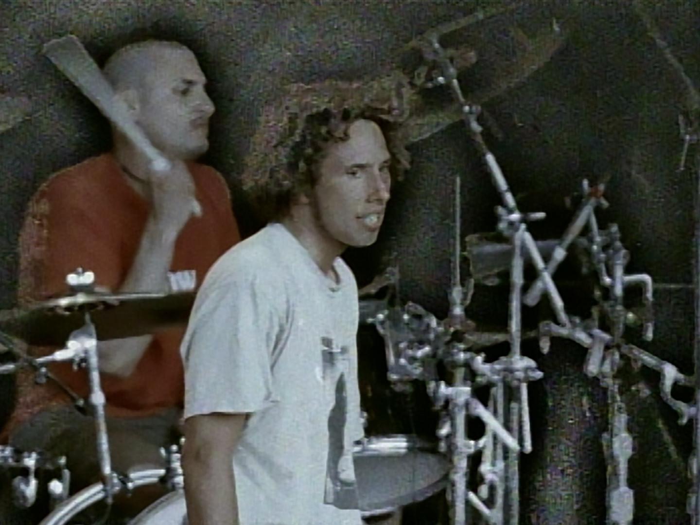 Rage Against the Machine - Bulls On Parade (Official Music Video)