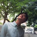 谁