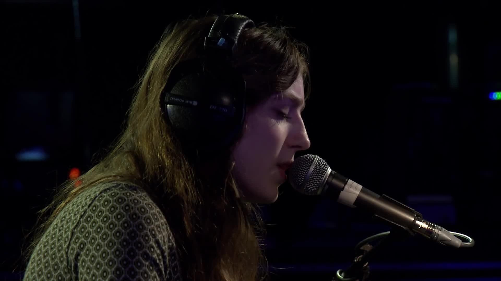 Birdy - Birdy covers Kygo's Firestone in the Radio 1 Live Lounge