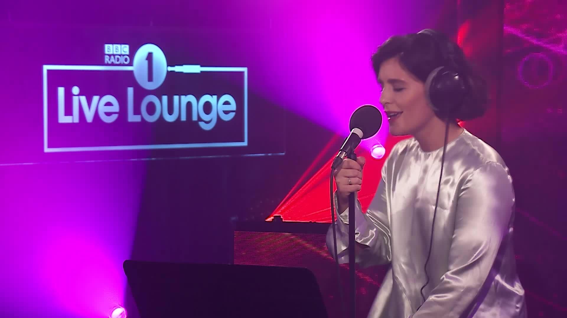 Jessie Ware - Young Dumb & Broke (Live in Live Lounge)