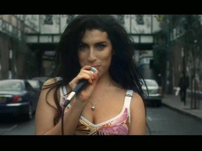 Amy Winehouse - F**k Me Pumps