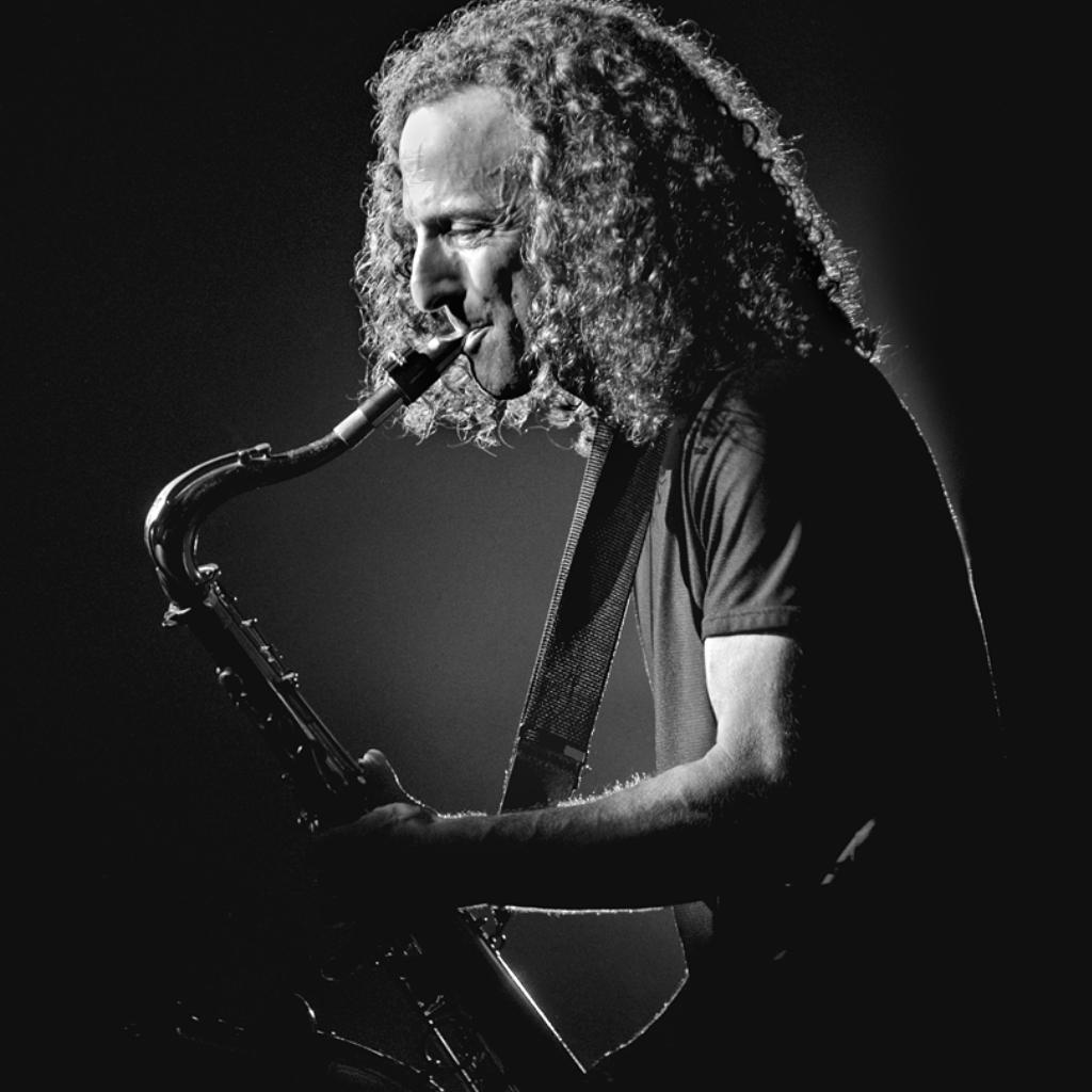 英文歌,快歌,开头是达拉达拉达地洞,达拉达拉达