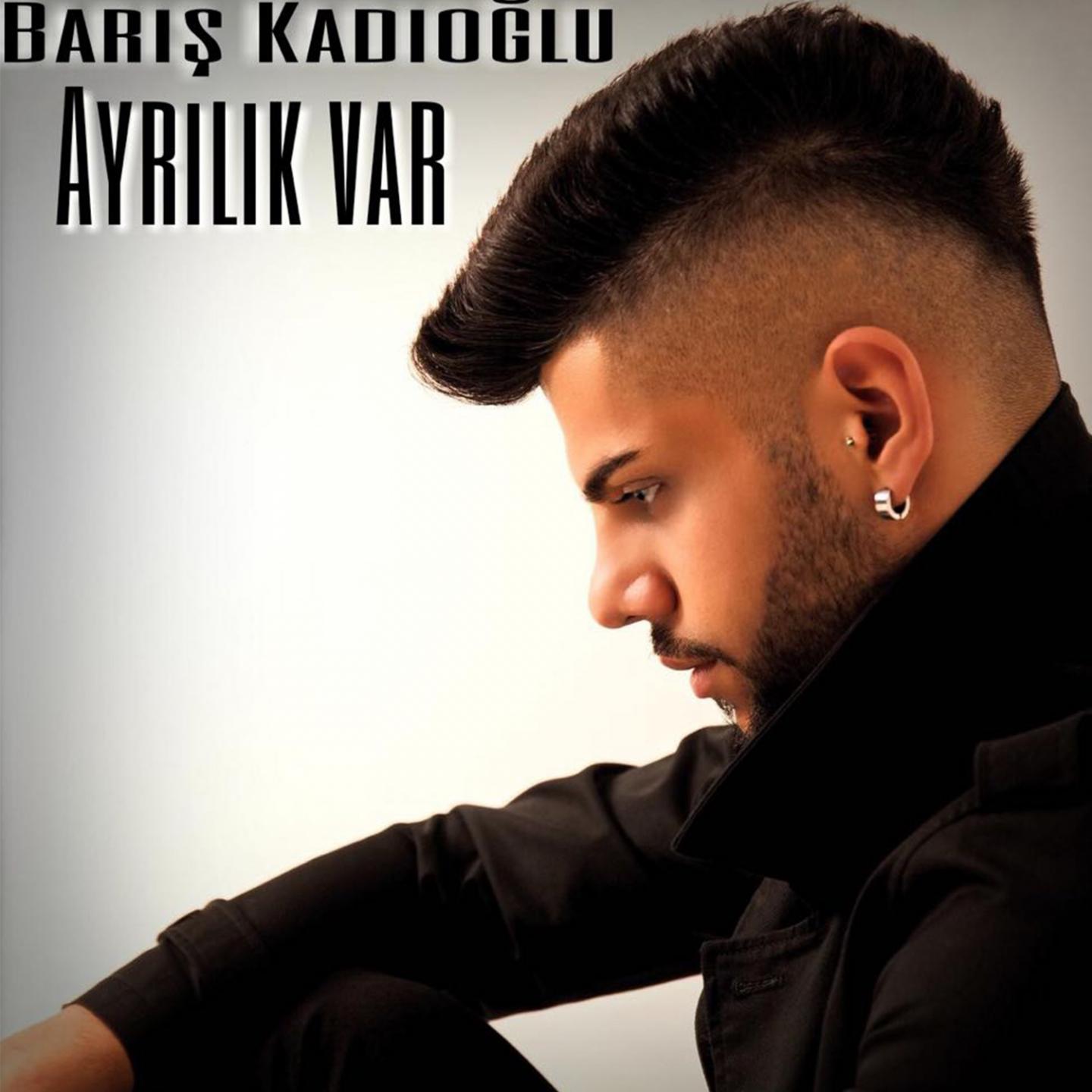 Ayrılık Var专辑