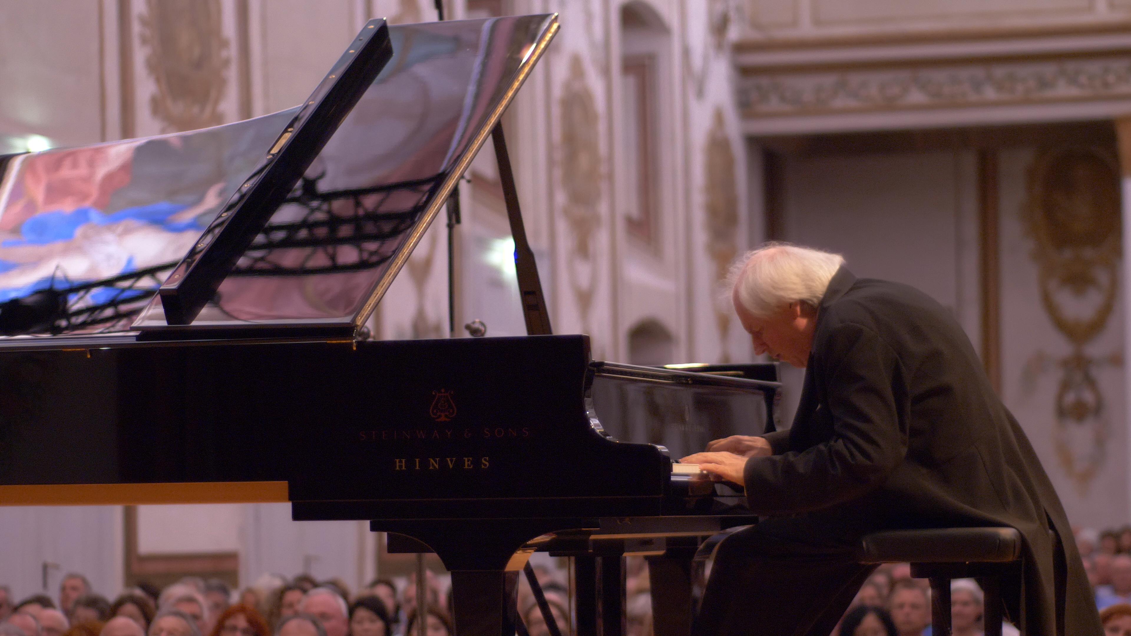 Grigory Sokolov - Haydn: Keyboard Sonata No. 47 in B Minor, Hob. XVI:32 - III. Finale. Presto (Live)