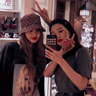 守护最好的四个女孩！ :(