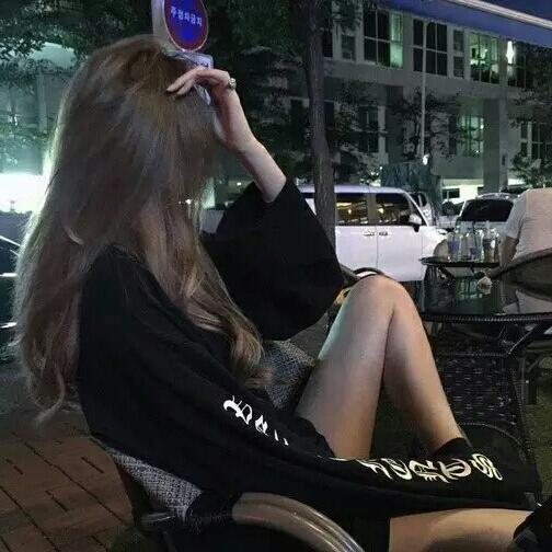 影子爱人简谱_拥抱影子爱人伤感图片(3)