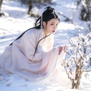 【二字古风】用我三生烟火，换你一世迷离。