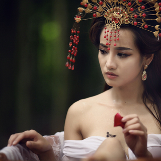 听闻小姐治家有方,余生愿闻其详