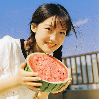 夏天是一首关于青春的诗，而你是主角