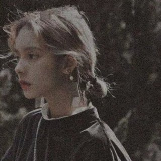 她与紫霞皆失.