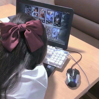 仅此爱，存在。