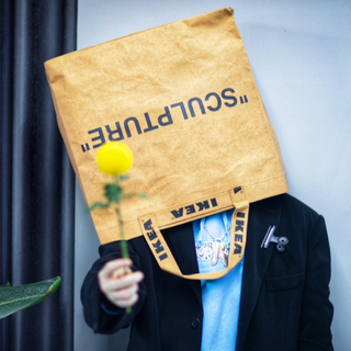 六便士很多 月亮只有一个