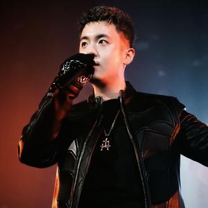 中文说唱腔调怪咖连麻Swimming的暴烈旋律