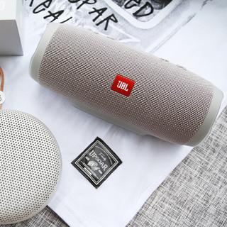 只可以用音箱来表达这些音乐的低音震撼。