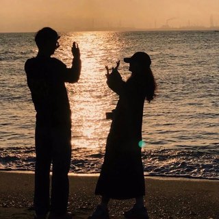 “我们逃走吧 日暮 银河 别在梦里”