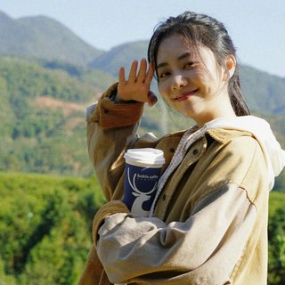 祝你万事胜意，一个人也要快乐