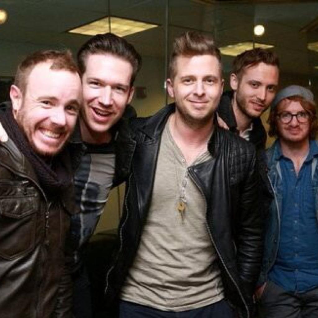 摇滚 介绍: onerepublic,中译名"共和时代",是美国的一个流行摇滚乐队