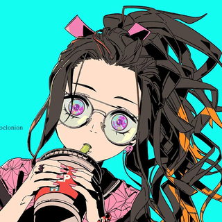 “霓虹灯的夜晚，耳机里的温柔”